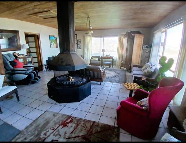 9 BEDROOM HOUSE FOR SALE IN JONGENSFONTEIN